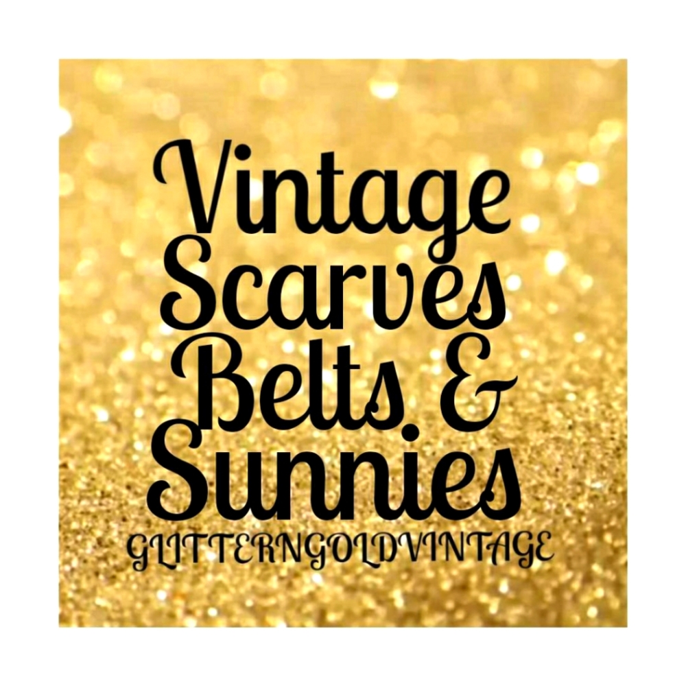 Vintage Scarves Belts and Sunnies add that  extra something 😎